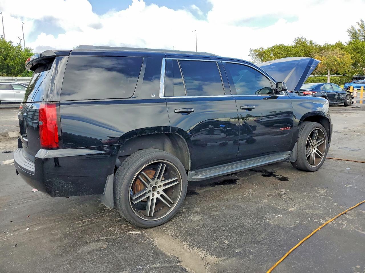 2019 Chevrolet Tahoe K1500 Lt - Image 3