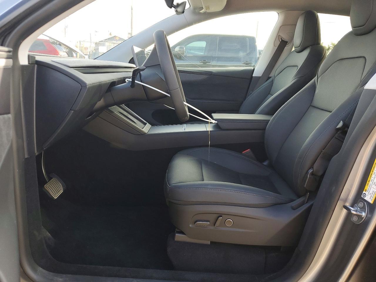 2026 Tesla Model Y - Image 7