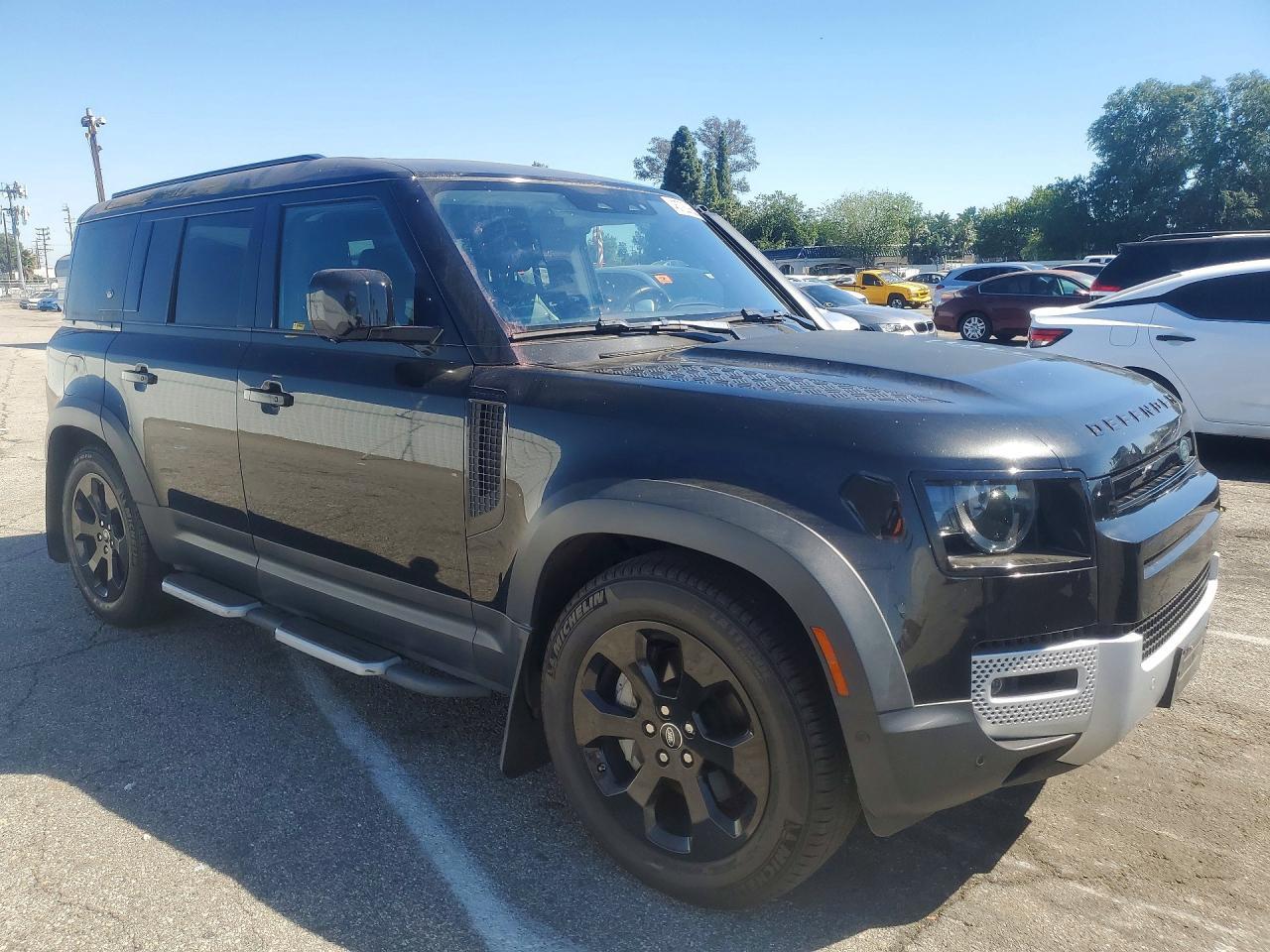 2020 Land Rover Defender 110 Hse - Image 4