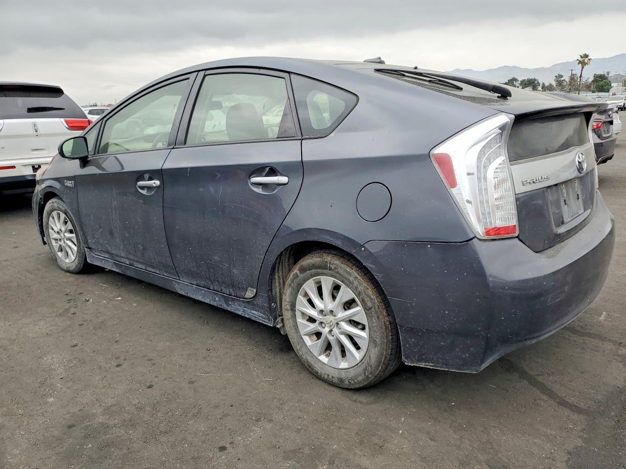 2010 Toyota Yaris Base - Image 2