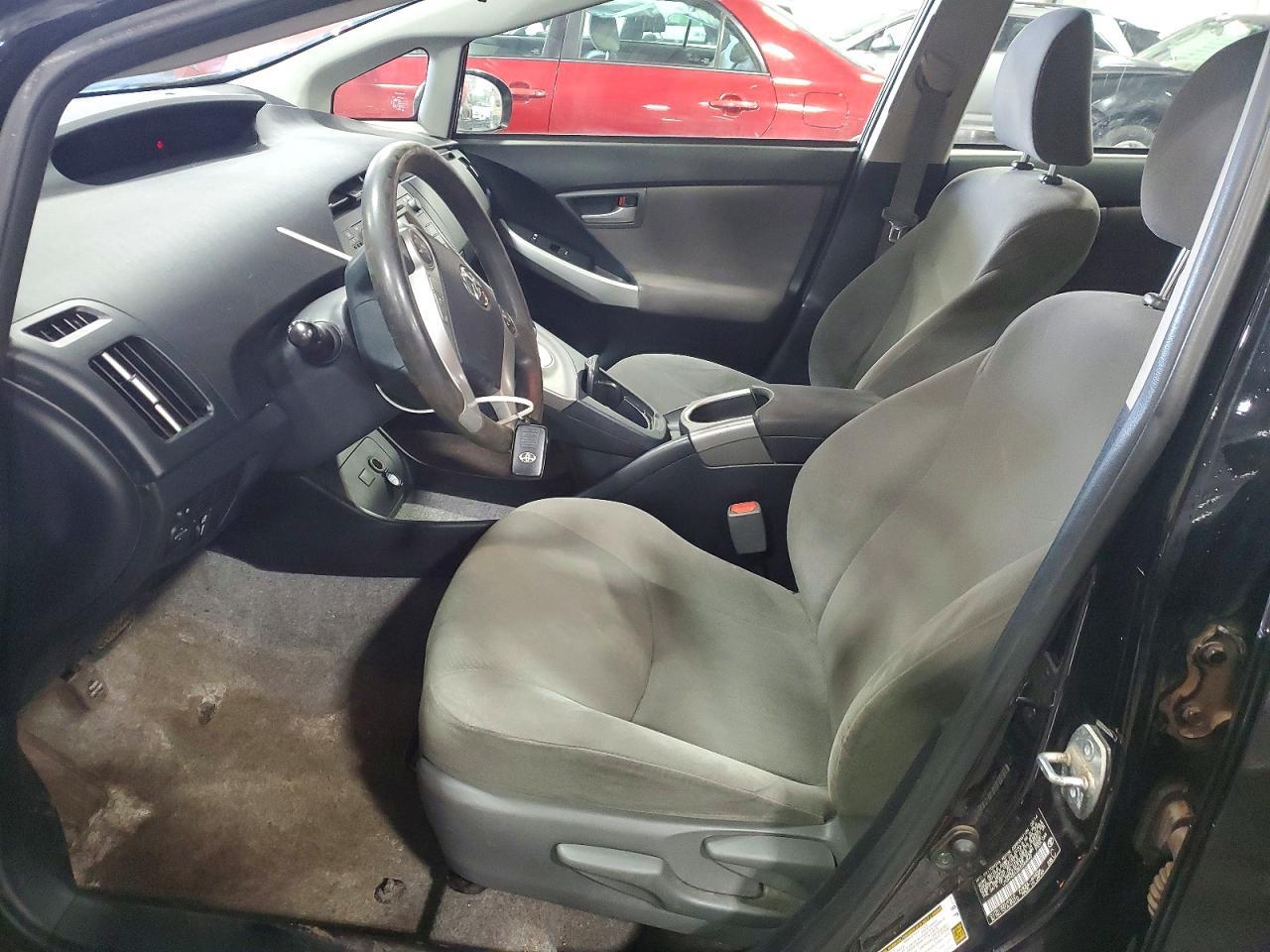 2014 Toyota Prius Two - Фото 7