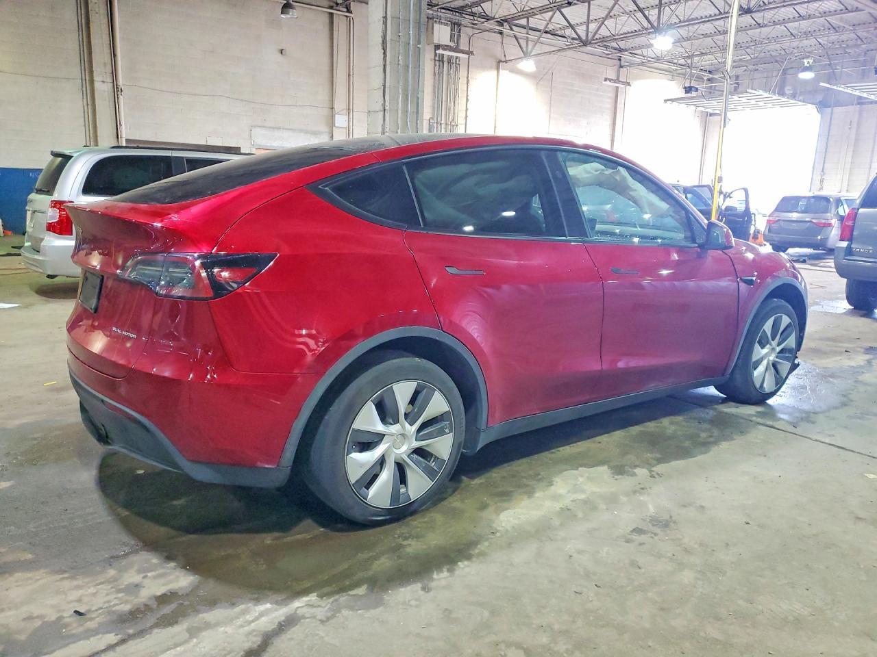 2024 Tesla Model Y - Фото 3