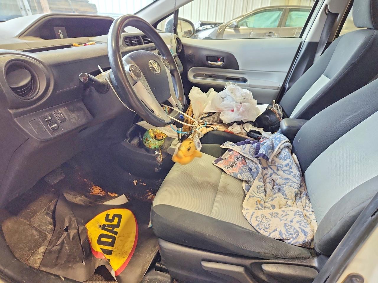 2012 Toyota Prius C Two - Фото 7