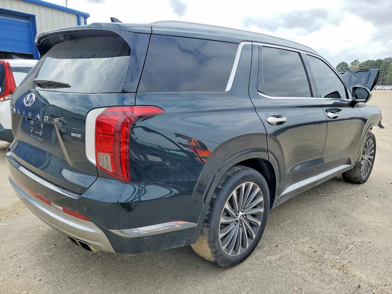 2024 Hyundai Palisade Calligraphy - Image 3