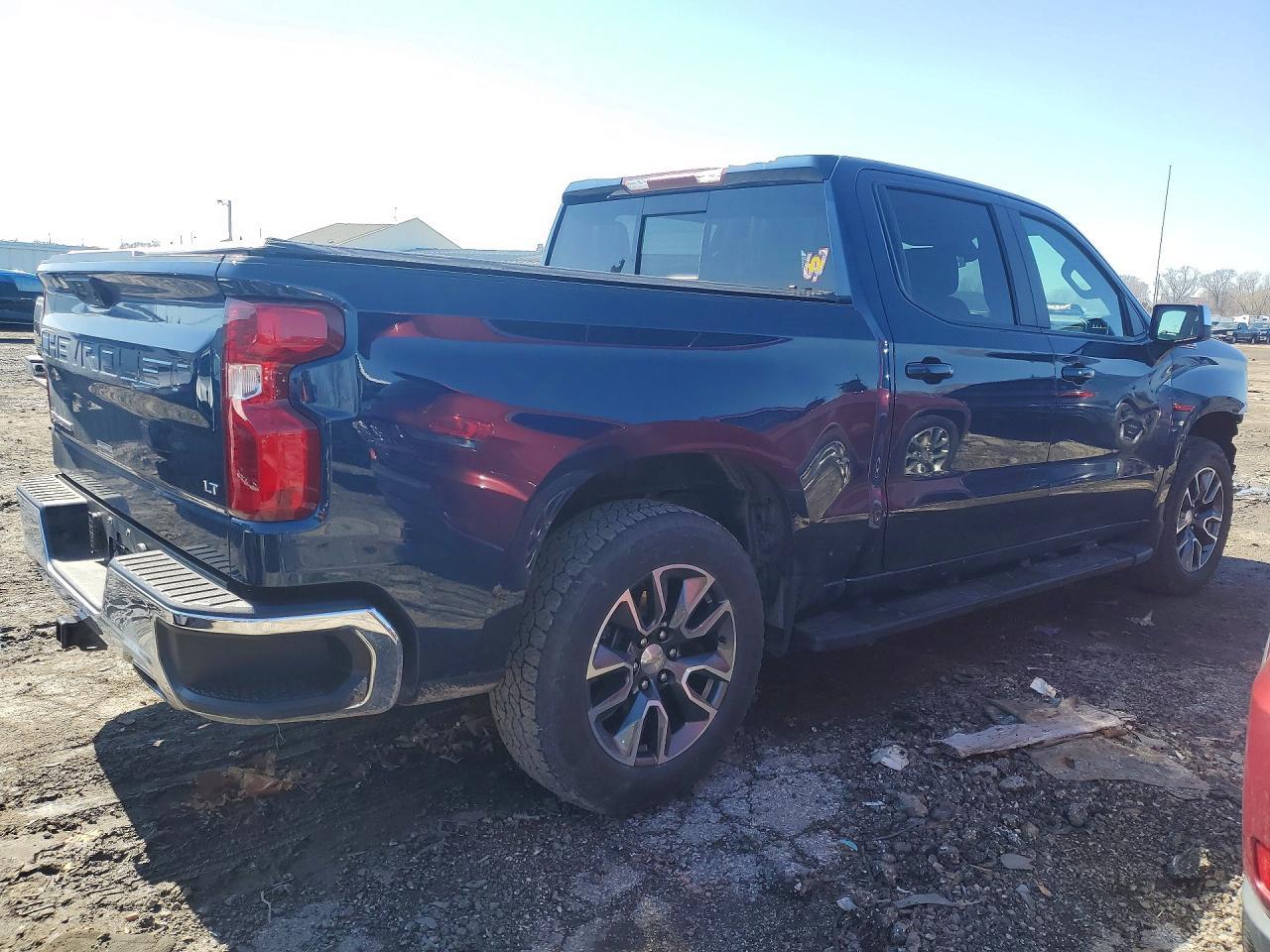 2023 Chevrolet Silverado K1500 Lt - Image 3