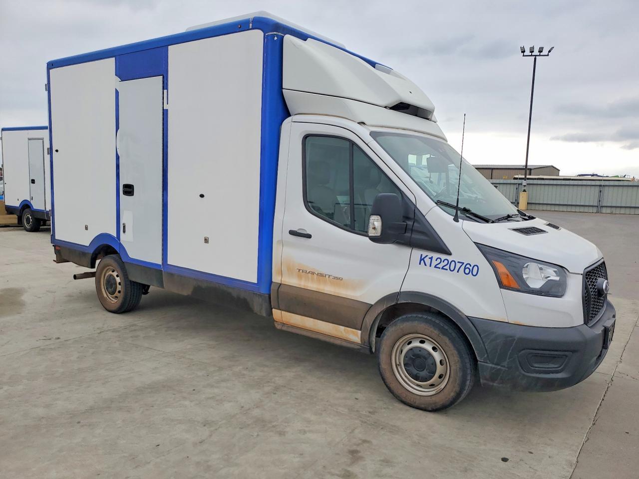 2022 Ford Transit Delivery Truck - Image 4