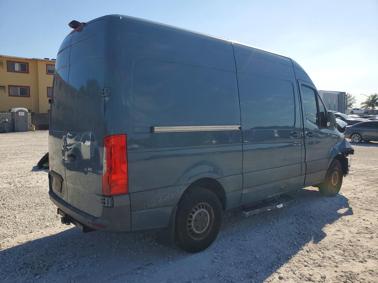 2019 Mercedes-Benz Sprinter 2500 - Фото 3