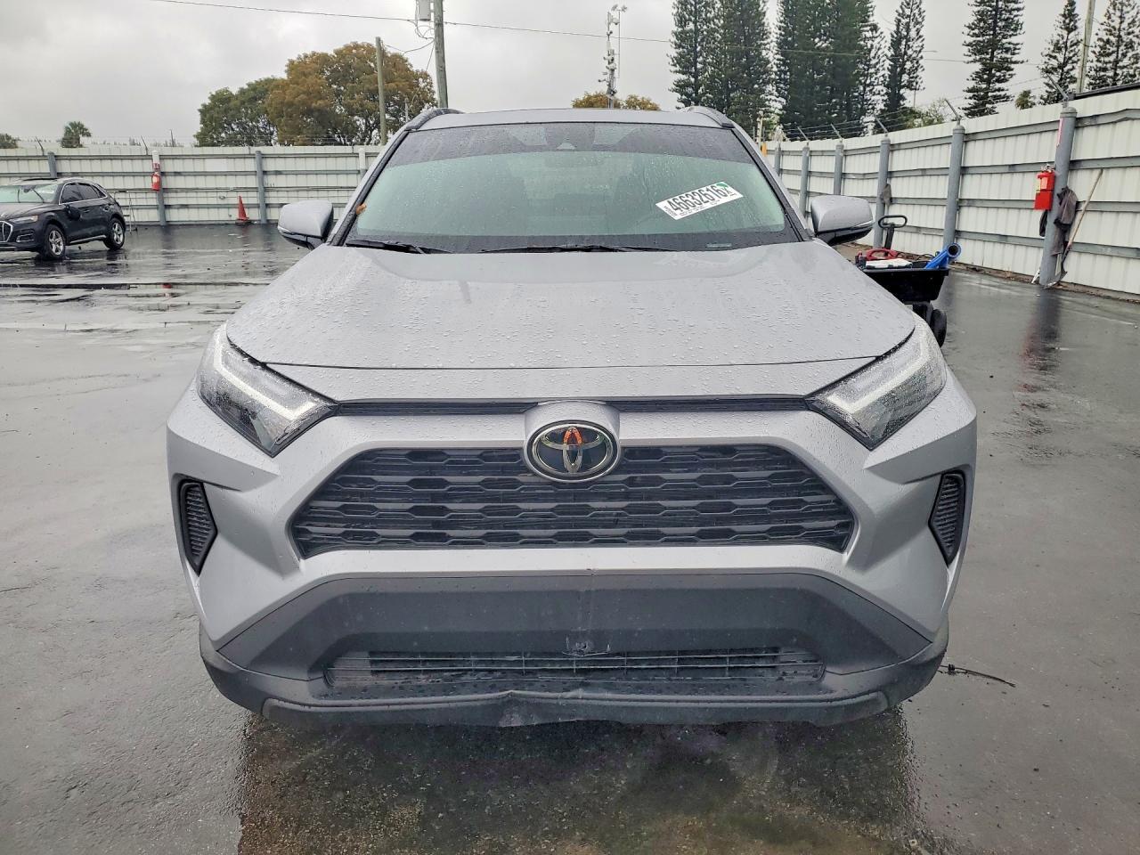 2025 Toyota Rav4 Xle - Image 5