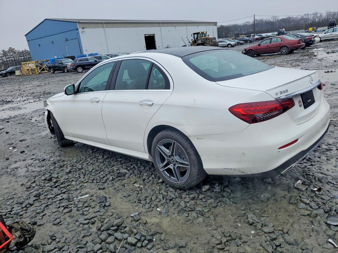 2022 Mercedes-Benz E 350 4Matic - Фото 2