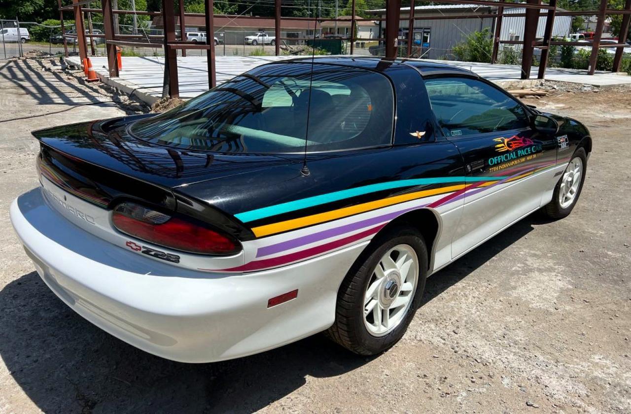 1993 Chevrolet Camaro Z28 - Фото 4