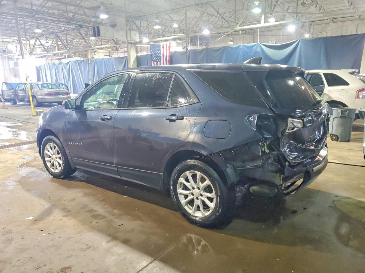 2018 Chevrolet Equinox Ls - Фото 2