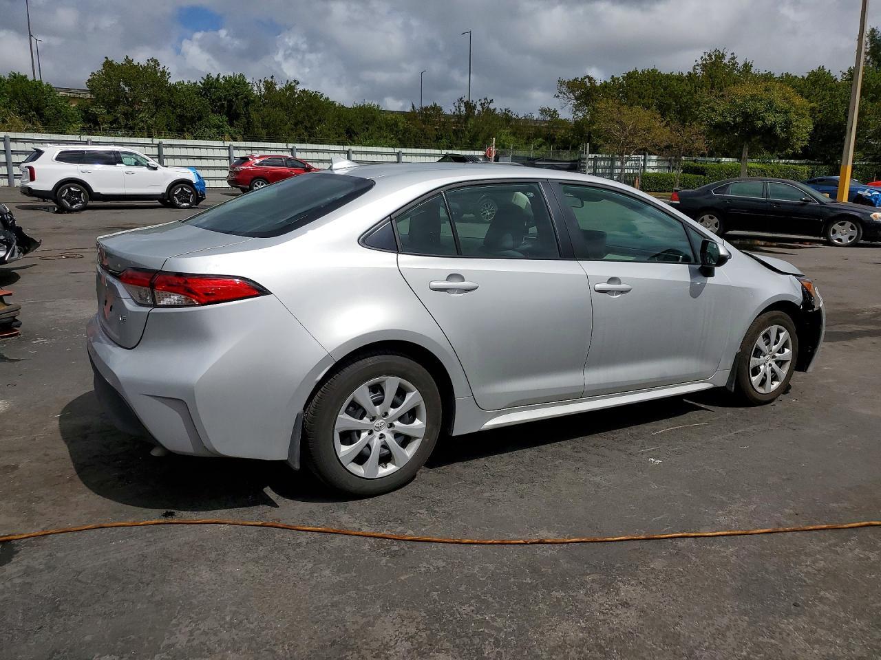 2025 Toyota Corolla Le - Image 3