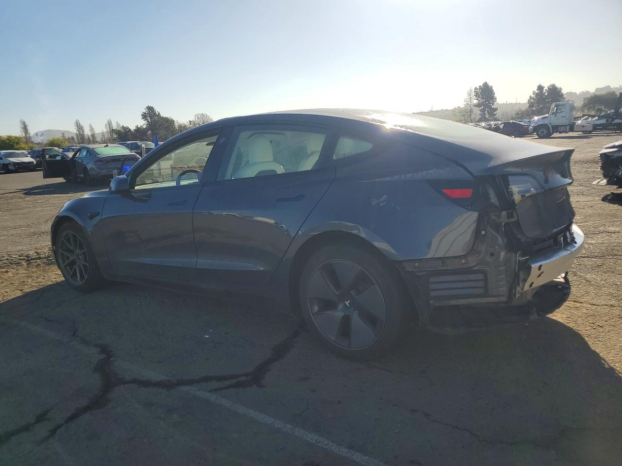 2021 Tesla 3 - Фото 2