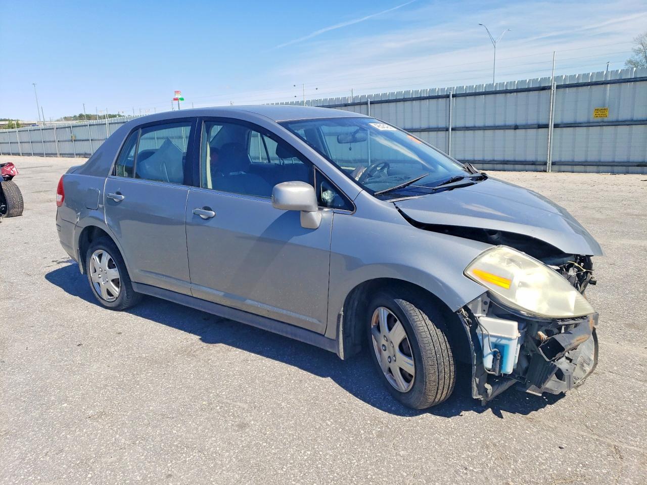 2009 Nissan Versa 1.8 S - Image 4