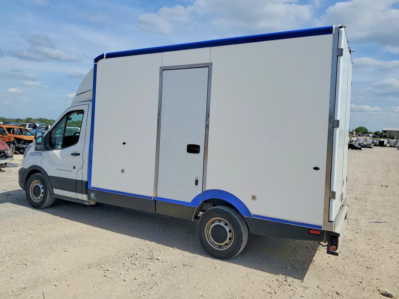 2021 Ford Transit Delivery Truck - Фото 2