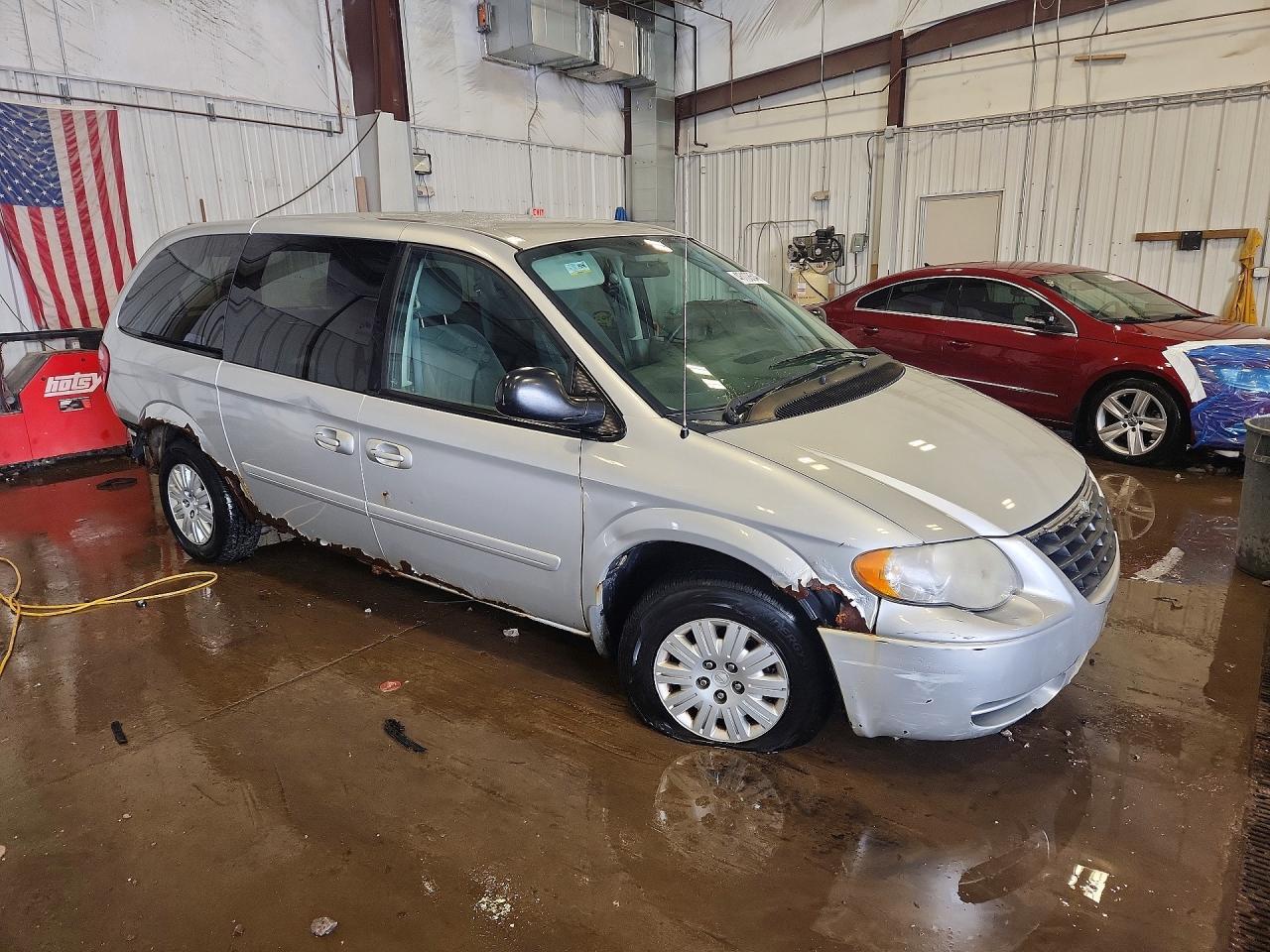 2007 Chrysler Town & Country Lx - Image 4