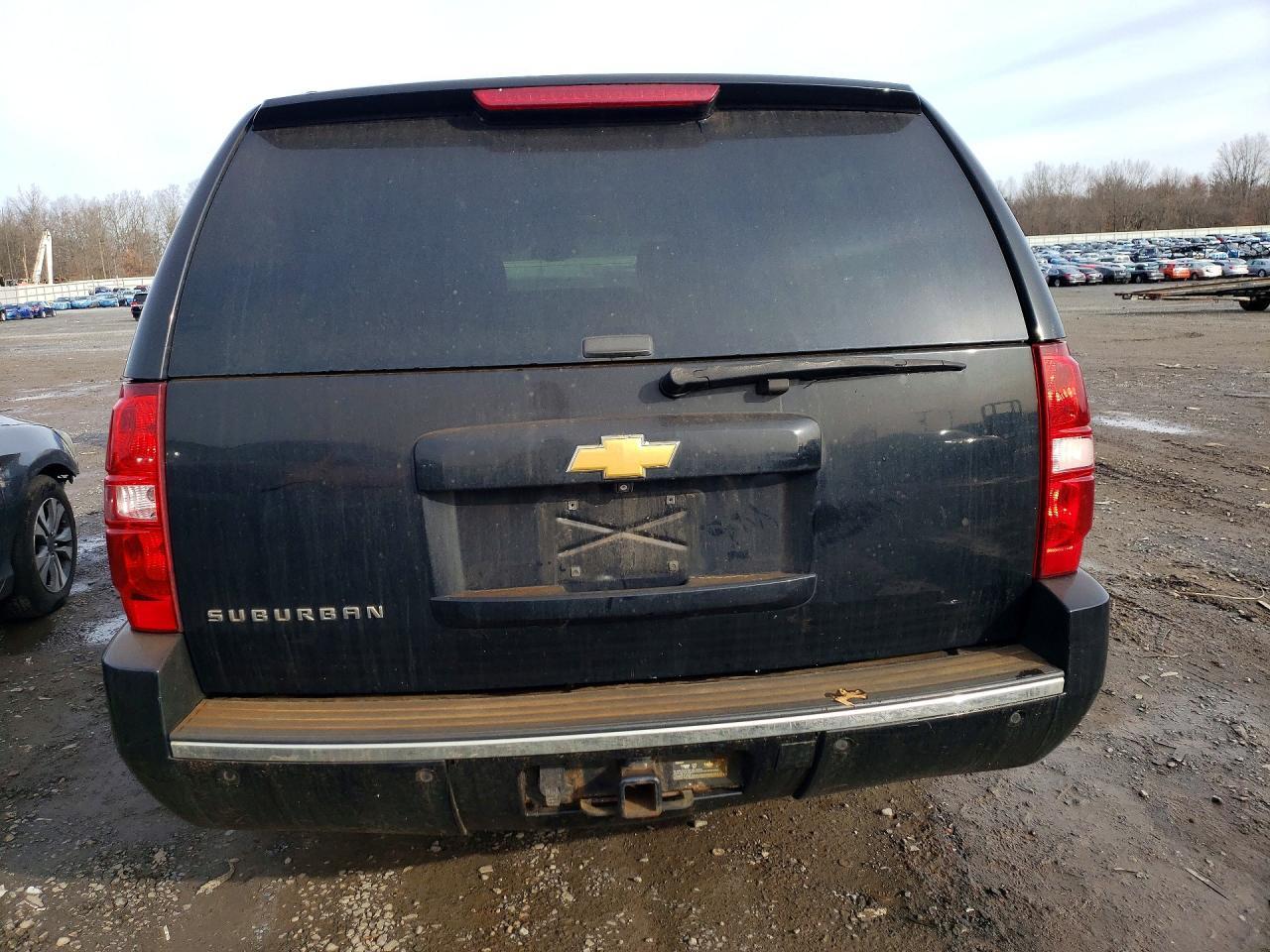 2013 Chevrolet Suburban K1500 Ltz - Image 6