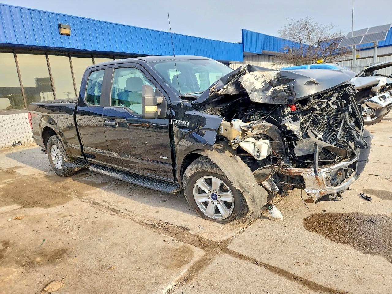 2015 Ford F150 Super Cab - Image 4