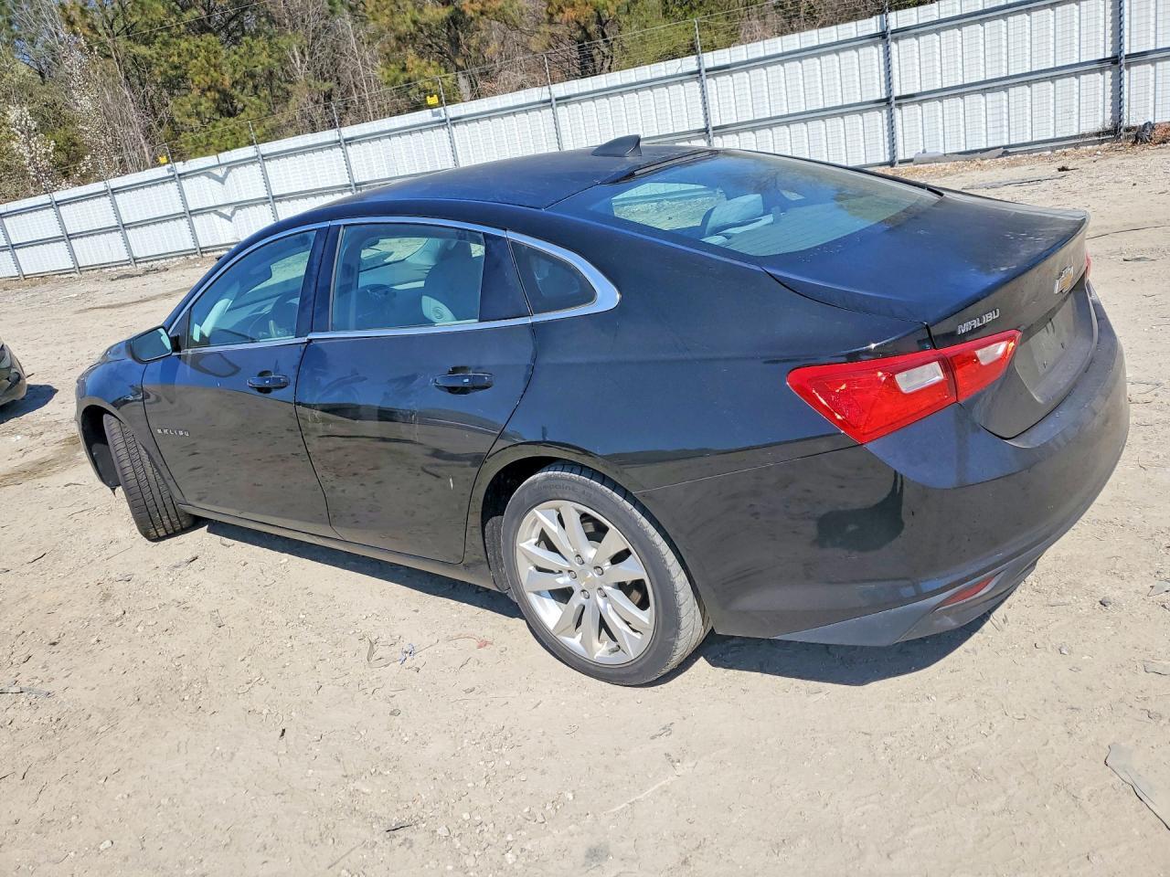 2016 Chevrolet Malibu Ls - Фото 2