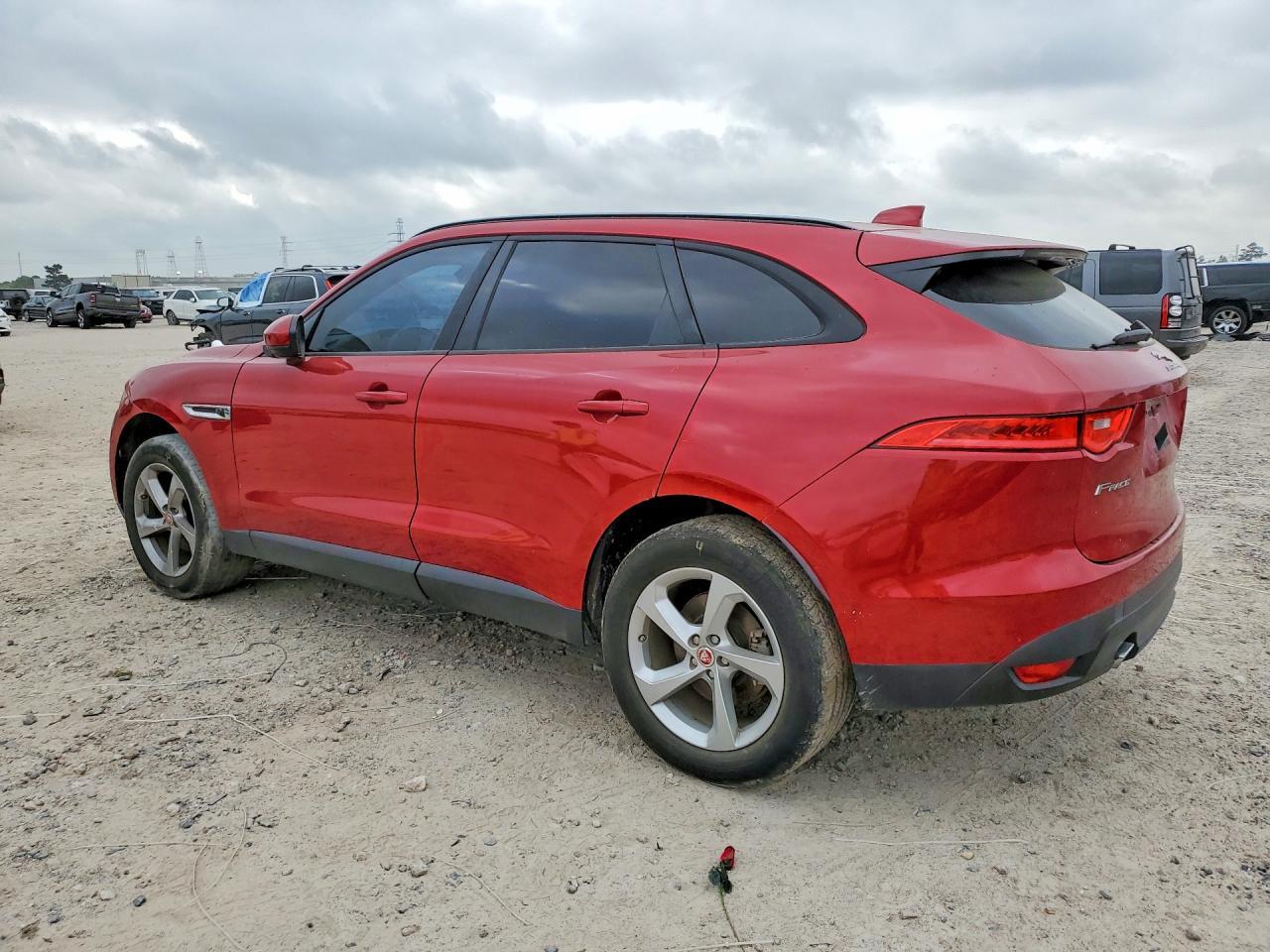 2018 Jaguar F-Pace Premium - Image 2