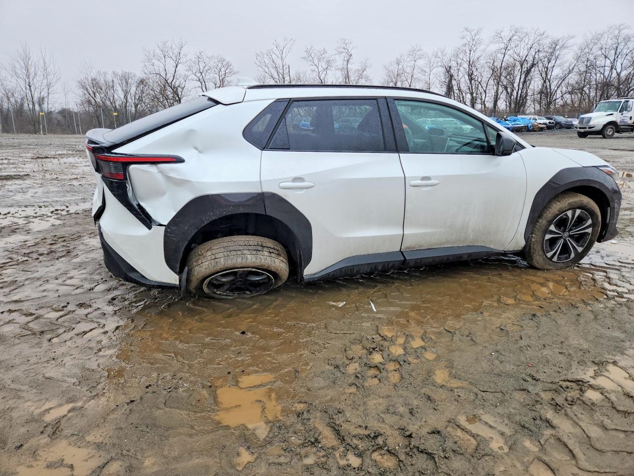 2024 Toyota Bz4X Xle - Image 3