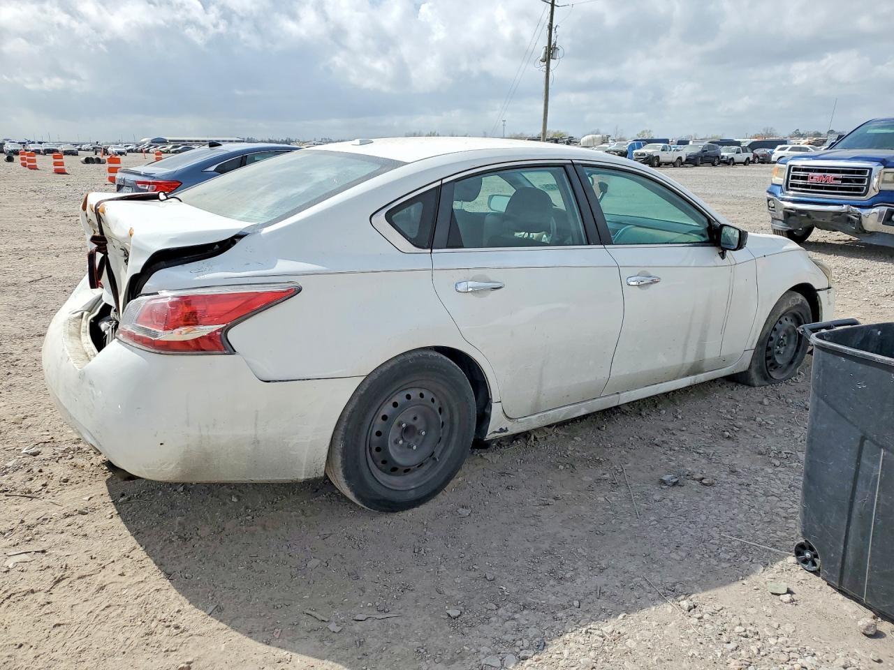 2015 Nissan Altima 2.5 S - Image 3