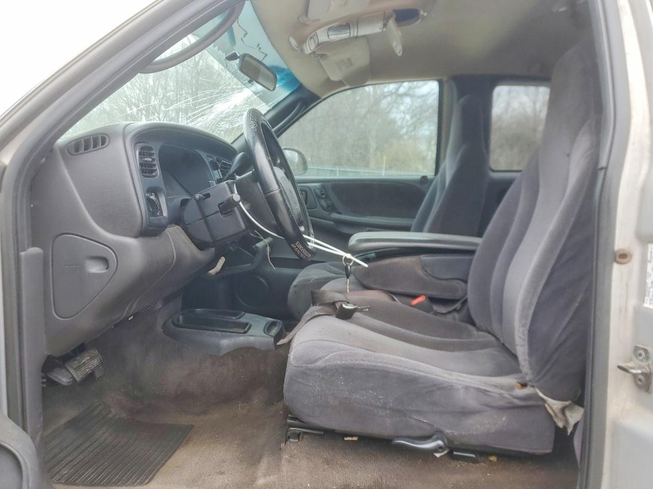 2000 Dodge Dakota - Image 7