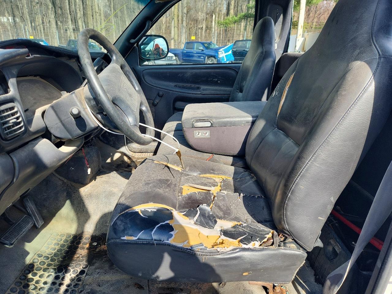 2000 Dodge Ram 2500 - Image 7