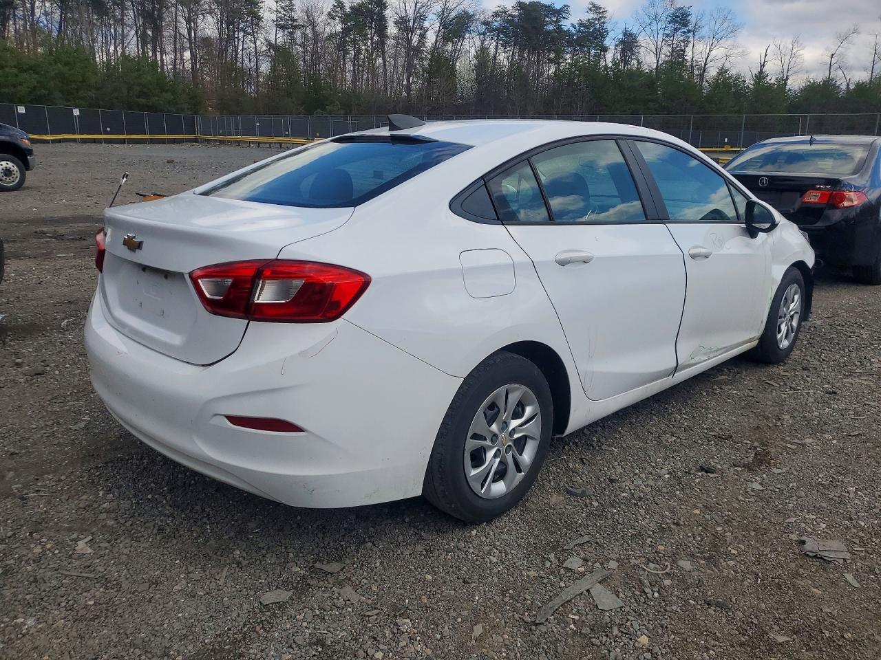 2019 Chevrolet Cruze - Фото 3