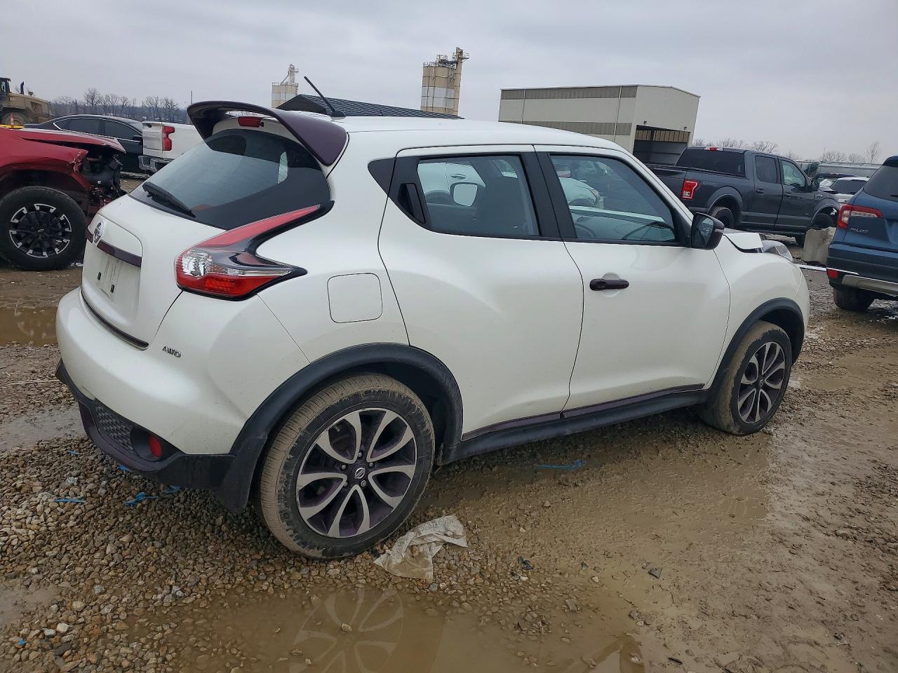 2015 Nissan Juke S - Фото 3
