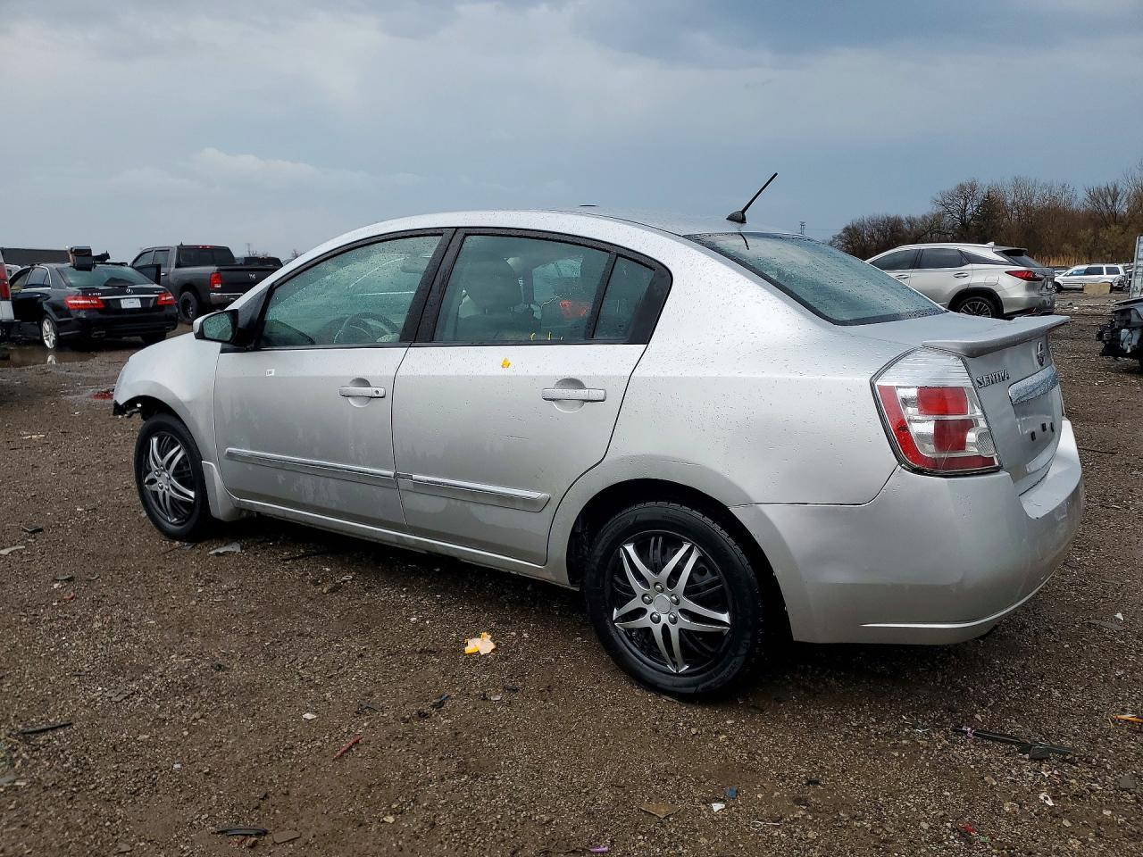 2012 Nissan Sentra 2.0 - Image 2