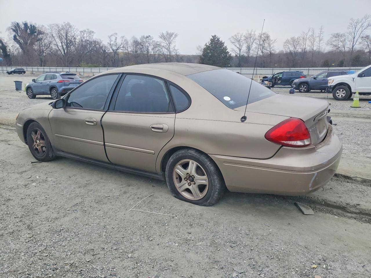 2007 Ford Taurus Se - Image 2
