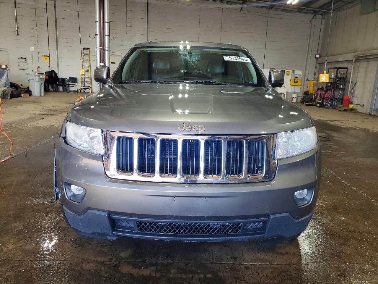 2011 Jeep Grand Cherokee Laredo - Image 5