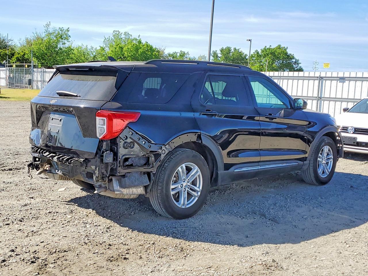 2023 Ford Explorer Xlt - Image 3