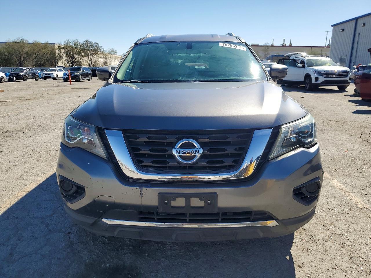 2018 Nissan Pathfinder S - Image 5