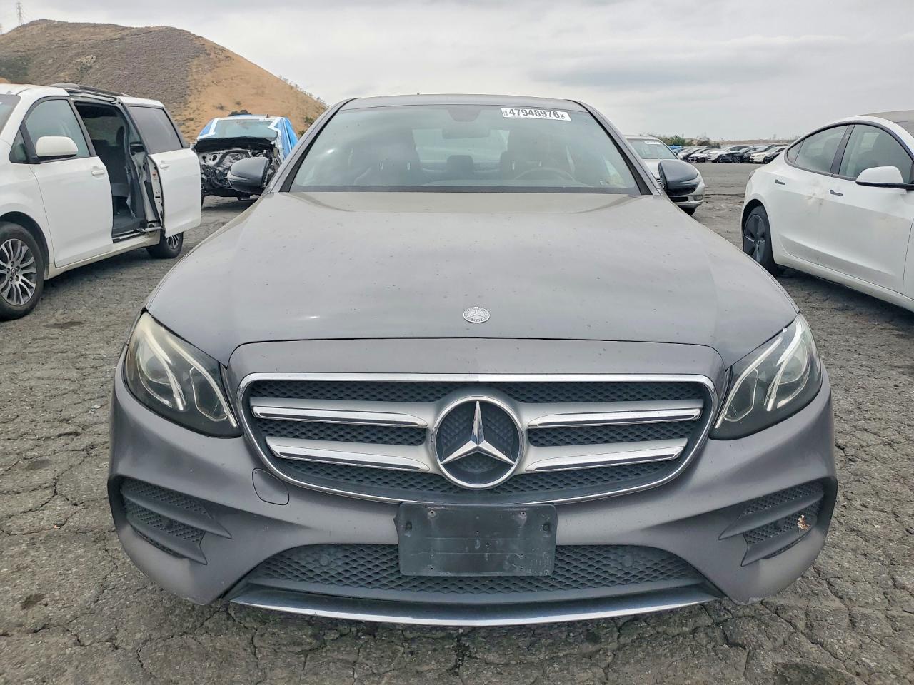 2017 Mercedes-Benz E 300 4Matic - Фото 5