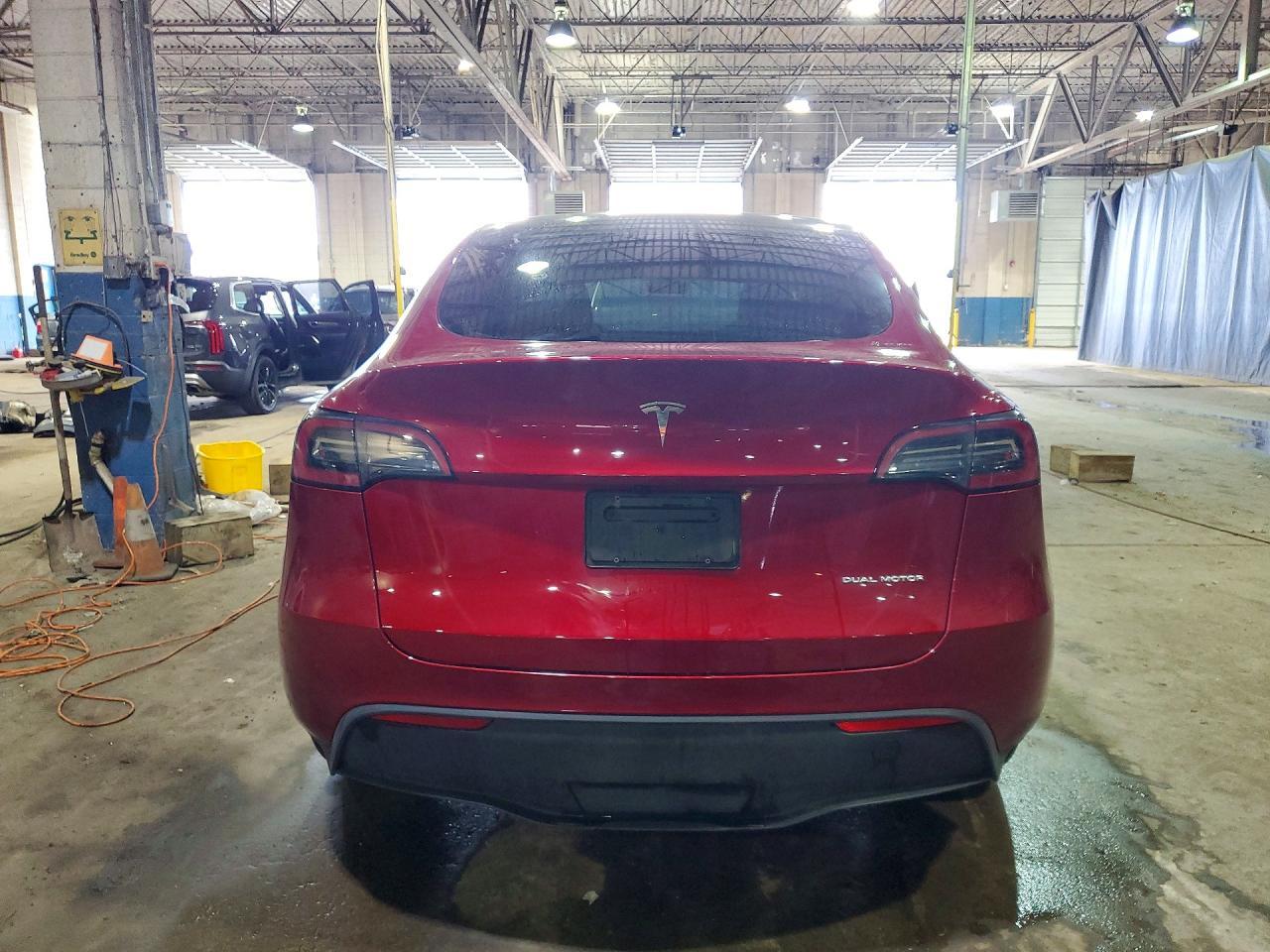 2024 Tesla Model Y - Фото 6