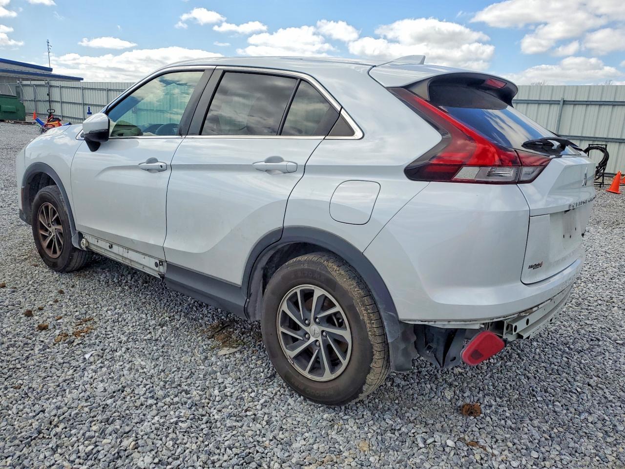2023 Mitsubishi Eclipse Cross Es - Image 2