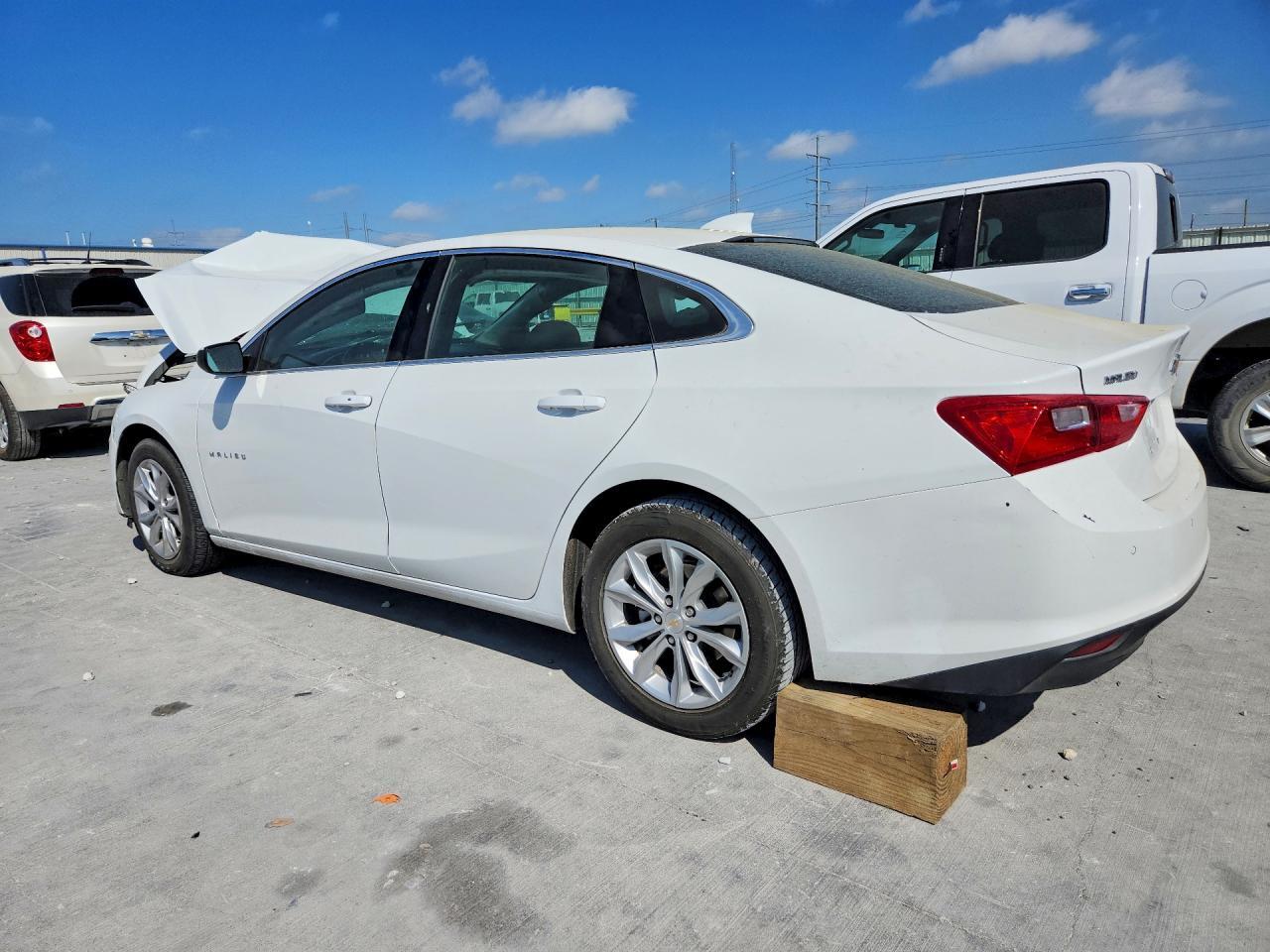 2024 Chevrolet Malibu Lt - Фото 2