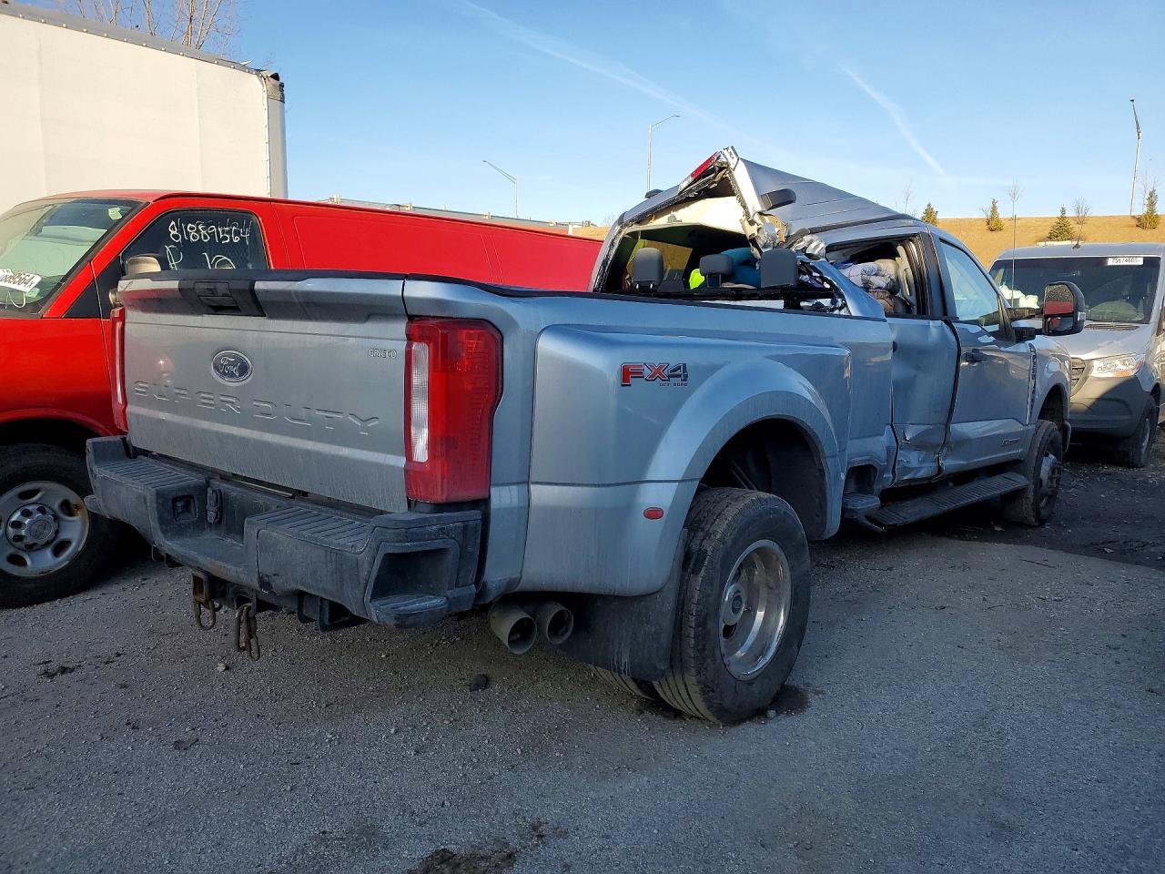 2024 Ford F350 Super Duty - Фото 3