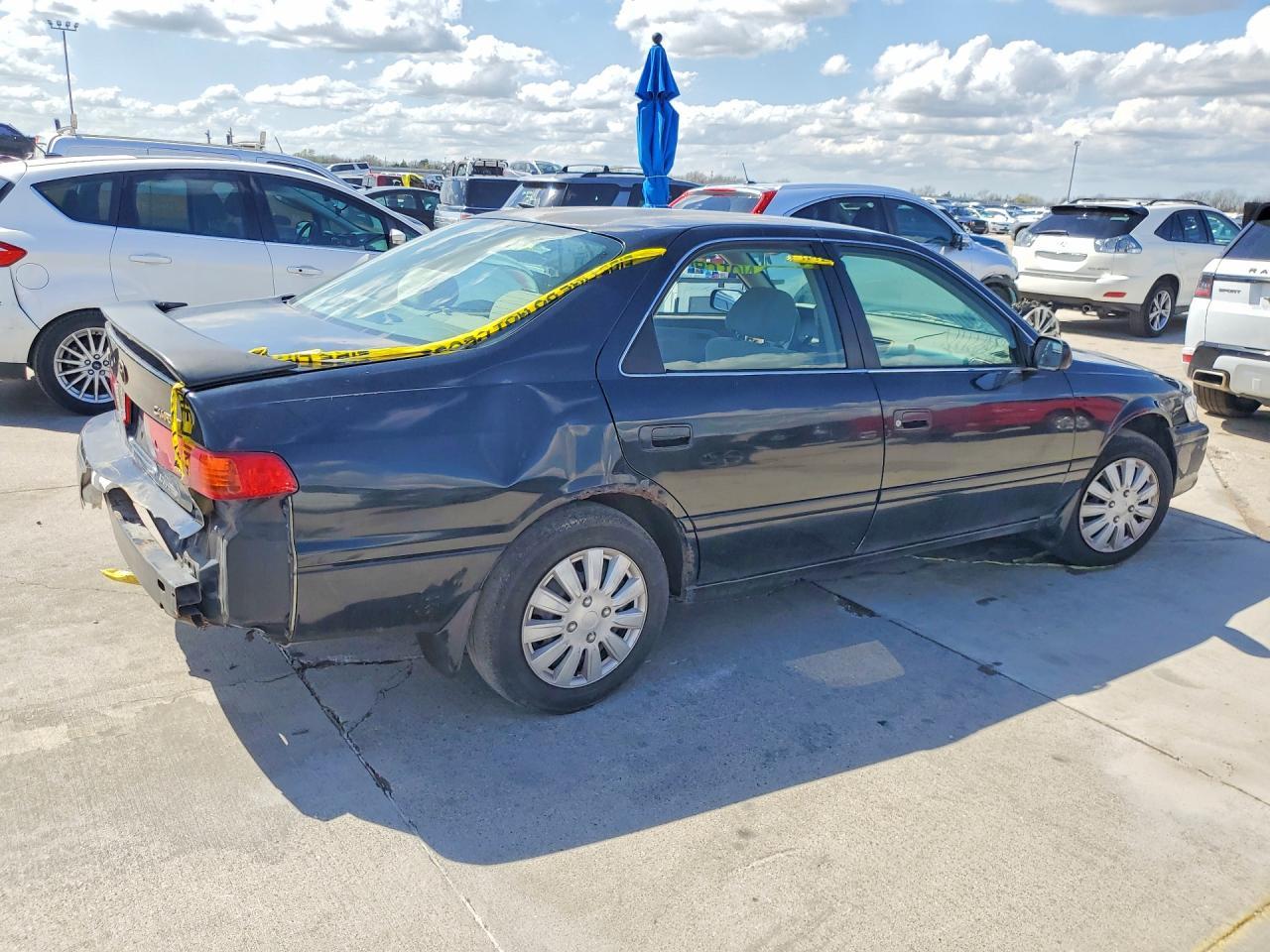 2001 Toyota Camry Le - Image 3