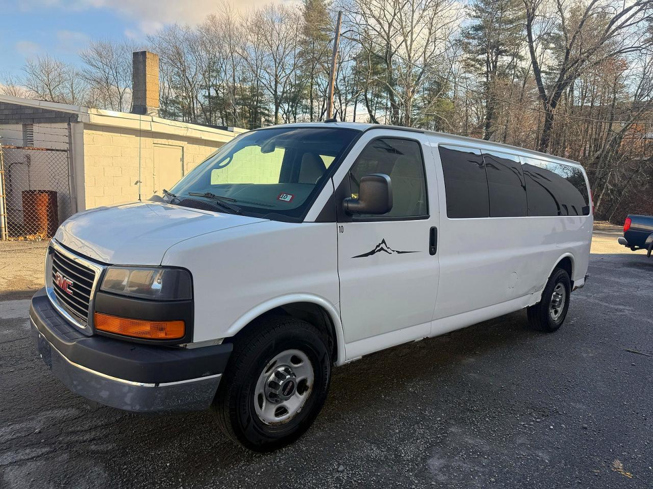 2015 GMC Savana G3500 Lt - Фото 2