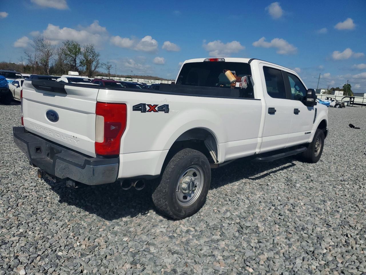 2017 Ford F250 Super Duty - Image 3