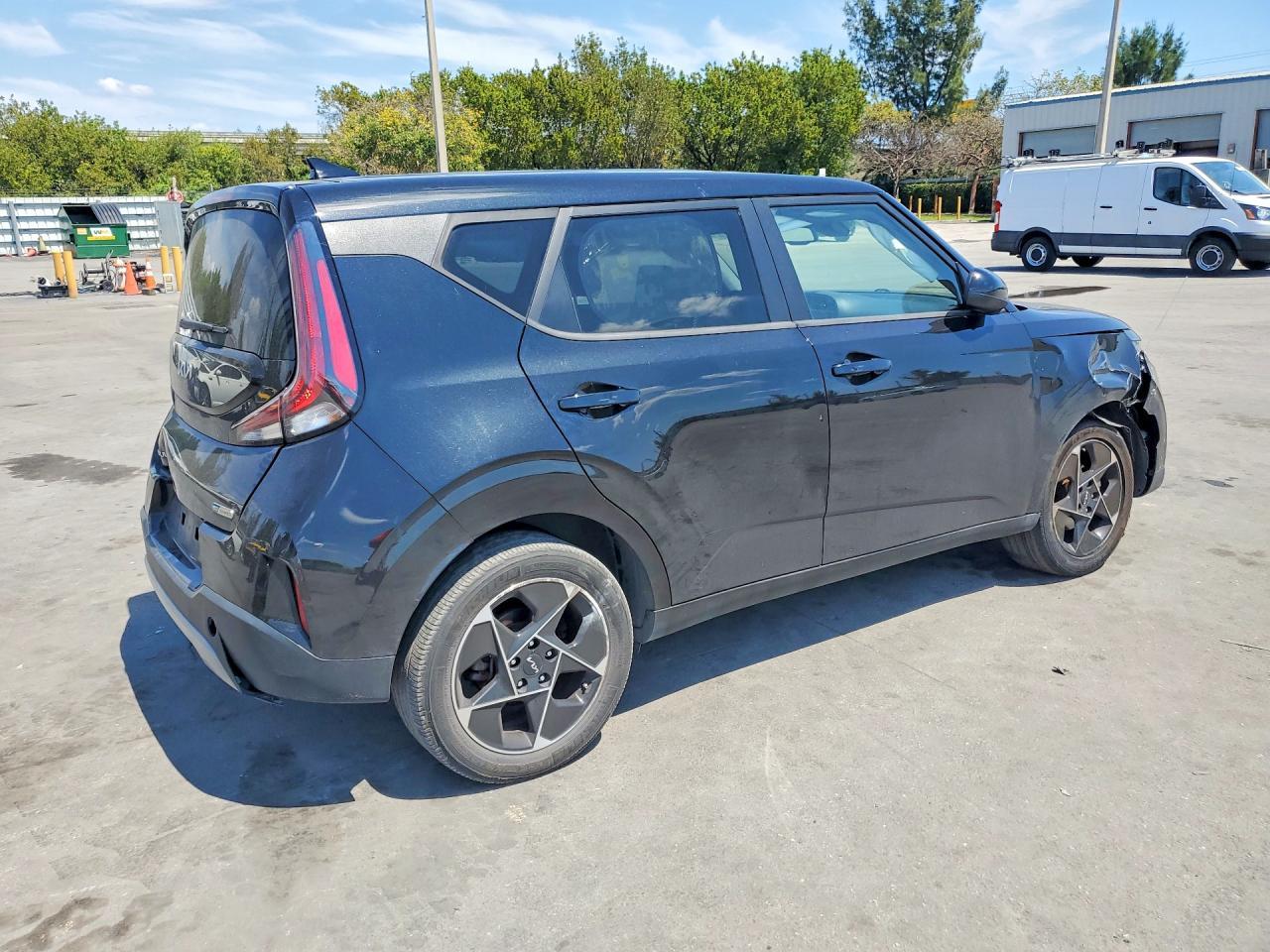 2023 Kia Soul Ex - Image 3