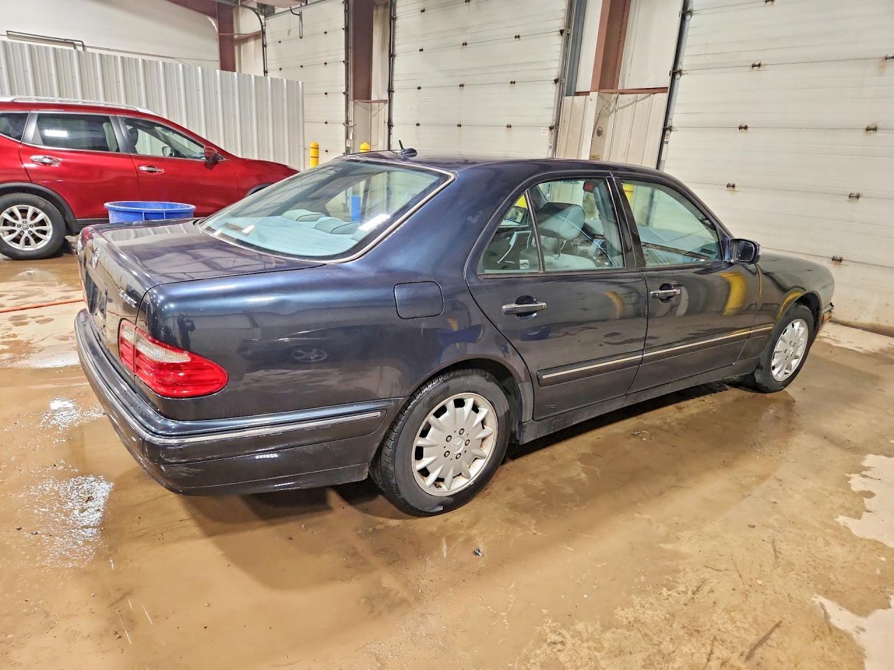 2000 Mercedes-Benz E 320 4Matic - Image 3