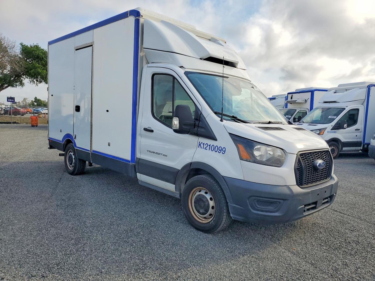 2021 Ford Transit Delivery Truck - Фото 4