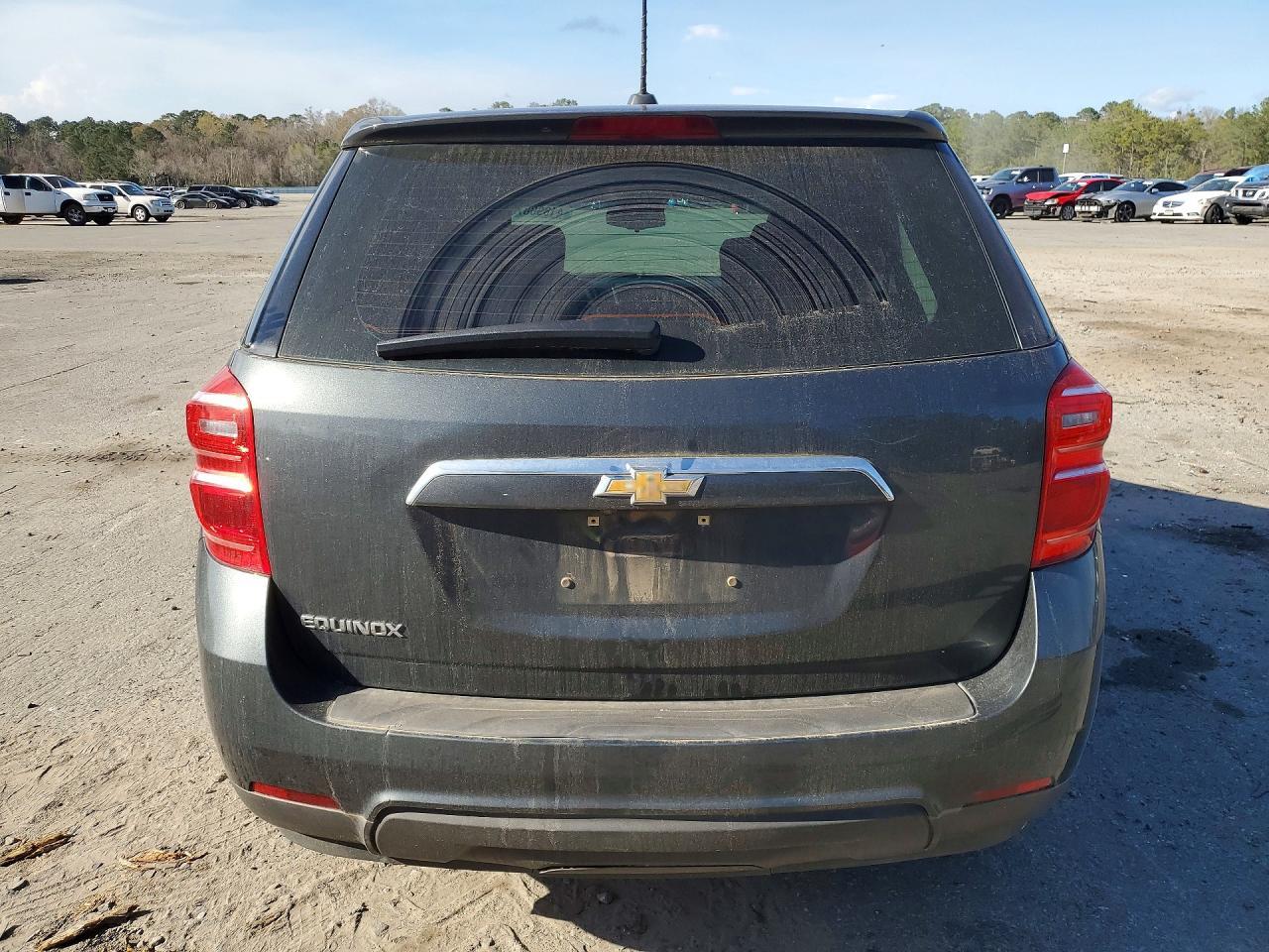 2017 Chevrolet Equinox Ls - Image 6