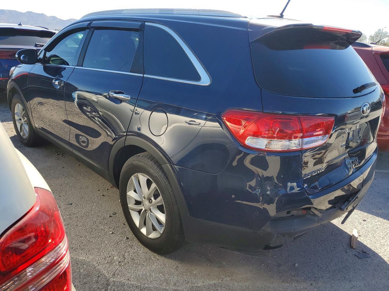2017 Kia Sorento Lx V6 - Image 2