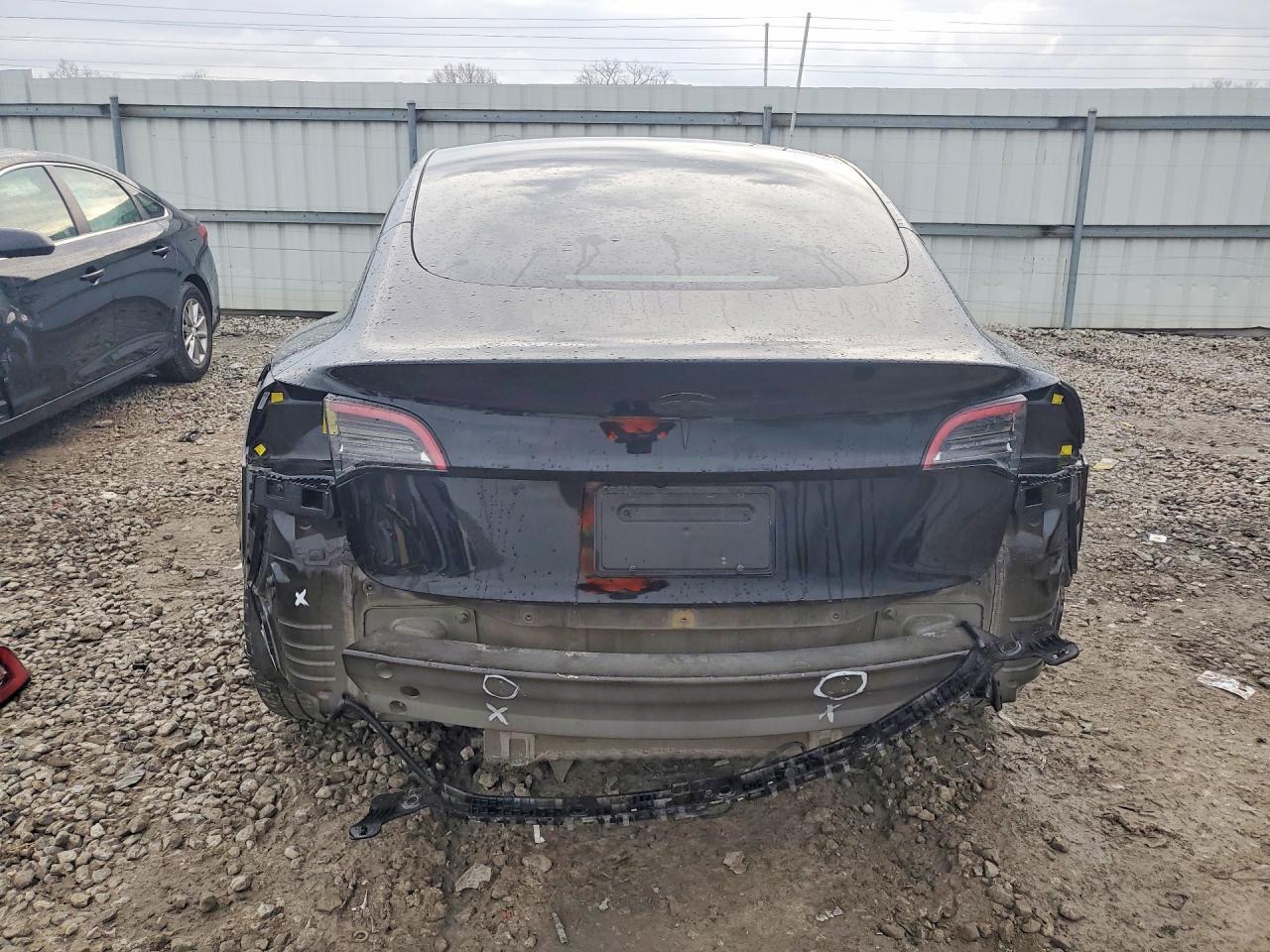 2023 Tesla Model 3 - Фото 6