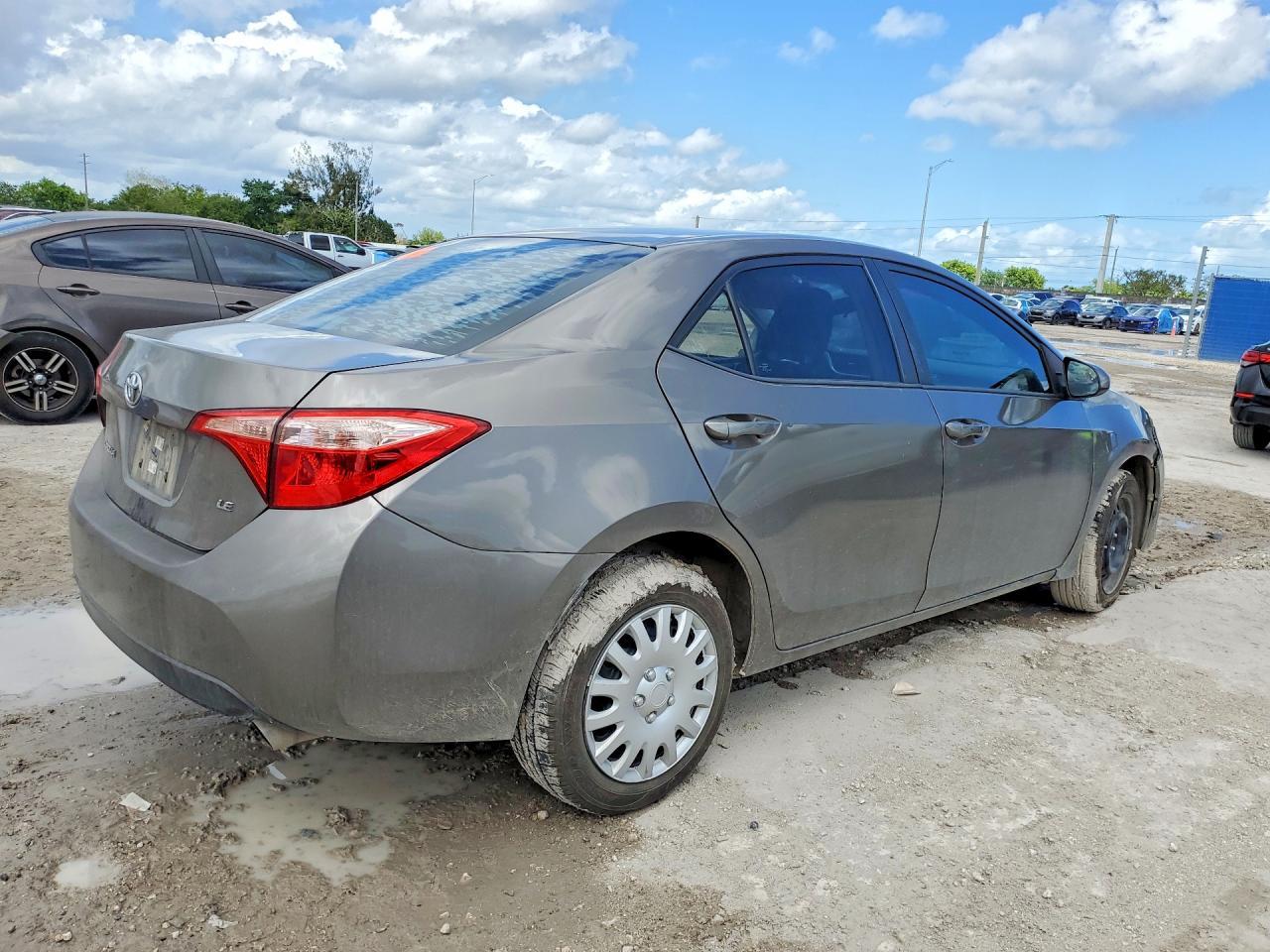 2019 Toyota Corolla Le - Фото 3
